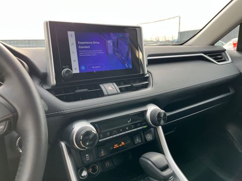 Used 2025 Toyota RAV4 XLE image 21