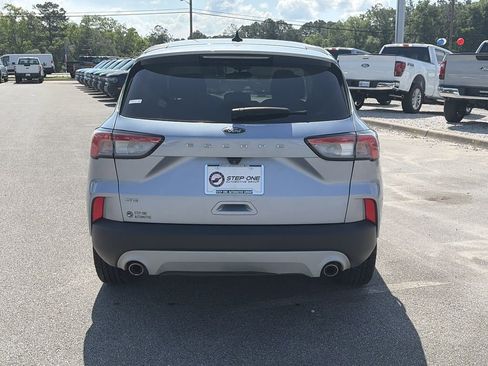 Used 2022 Ford Escape SE w/ Convenience Package FWD image 6