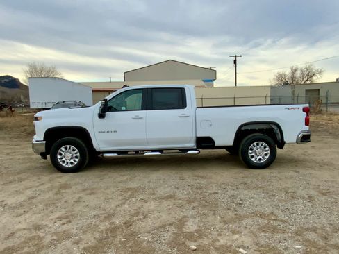 New 2026 Chevrolet Silverado 3500 LT image 2