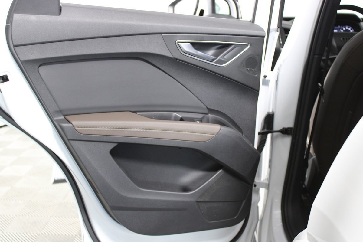 Used 2023 Audi Q4 e-tron Premium Plus w/ Premium Plus RWD image 32