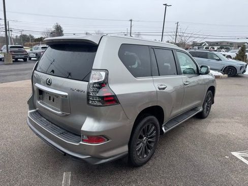 Used 2023 Lexus GX 460 Premium w/ Accessory Package image 16