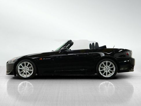 Used 2006 Honda S2000 image 2