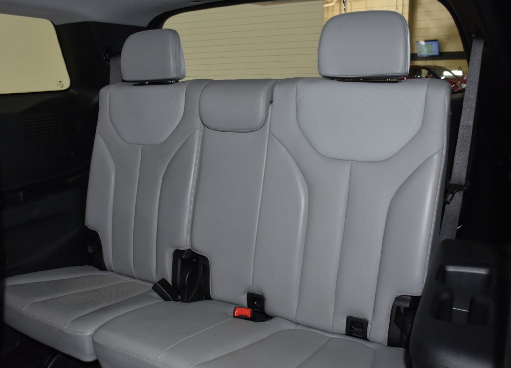 Used 2025 Hyundai Palisade SEL FWD image 32