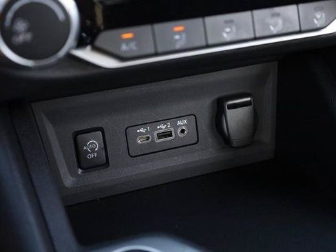 Certified 2025 Nissan Sentra SV FWD image 15