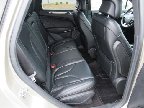 Used 2015 Lincoln MKC FWD image 26