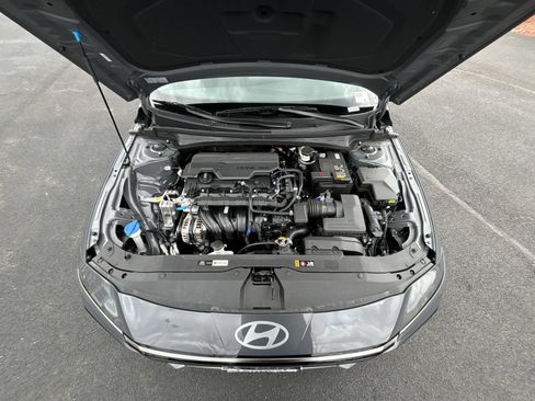 Used 2026 Hyundai Elantra Limited FWD image 29
