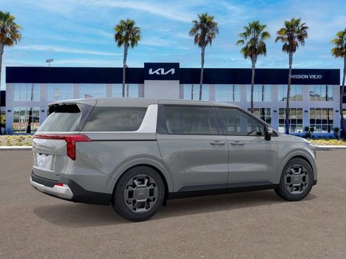 New 2026 Kia Carnival EX FWD image 6