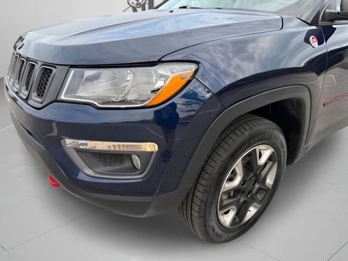 Used 2018 Jeep Compass Trailhawk w/ Leather Interior Group AWD/4WD image 30