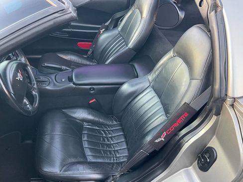 Used 2000 Chevrolet Corvette Coupe image 14