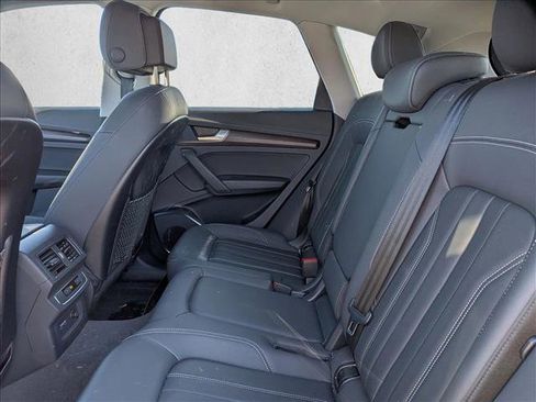 Used 2023 Audi Q5 2.0T Premium w/ Convenience Package image 18
