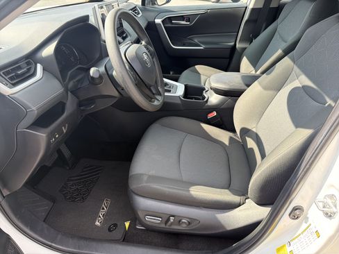 Certified 2025 Toyota RAV4 XLE FWD image 19