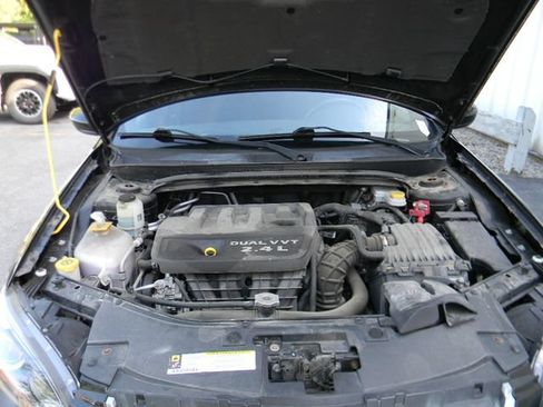 Used 2013 Chrysler 200 Touring w/ S Exterior Appearance Pkg FWD image 7