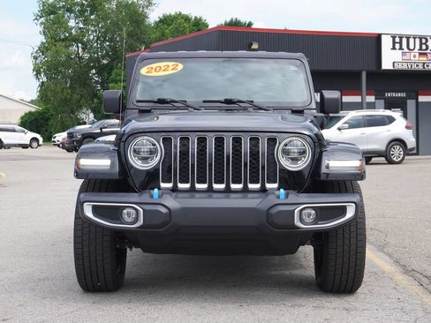Used 2022 Jeep Wrangler Unlimited Sahara w/ Cold Weather Group AWD/4WD image 2