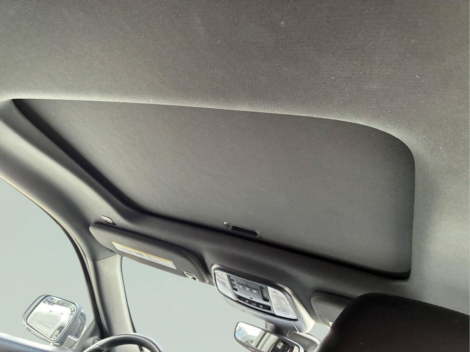 Used 2025 Dodge Durango R/T AWD/4WD image 16