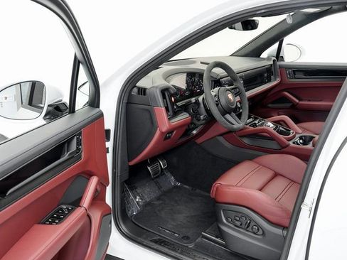 New 2026 Porsche Cayenne GTS image 7
