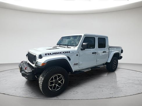 Used 2024 Jeep Gladiator Rubicon AWD/4WD image 9