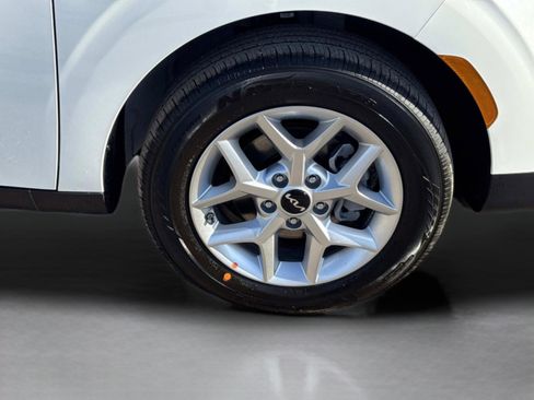New 2025 Kia Soul LX image 9