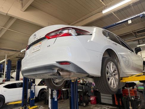 Used 2023 Toyota Camry LE w/ Convenience Package FWD image 2