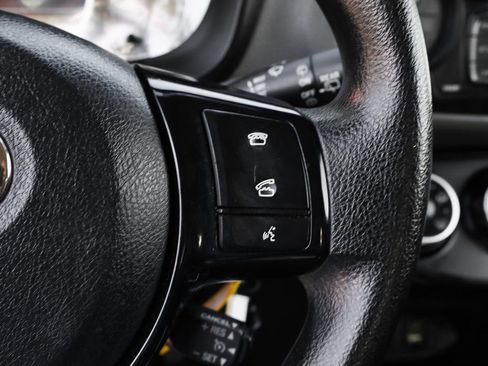 Used 2018 Toyota Yaris LE w/ Carpet Mat Package FWD image 27