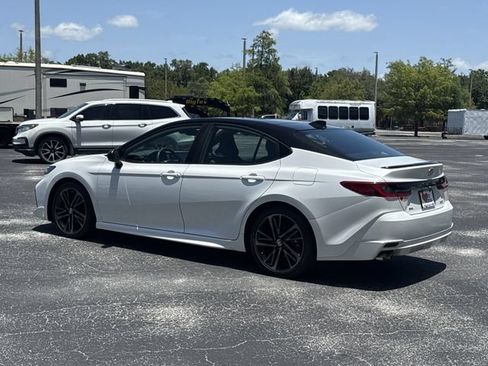 Used 2025 Toyota Camry XSE FWD image 10