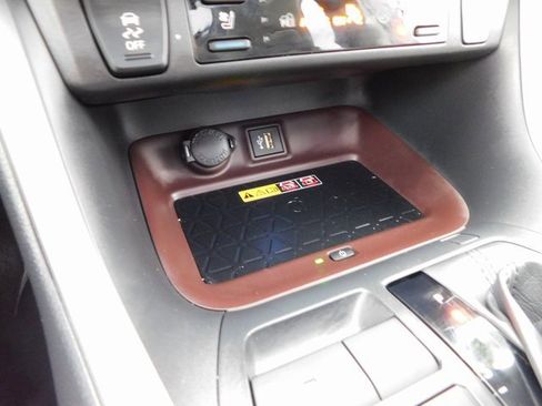 Used 2025 Toyota RAV4 Limited image 38