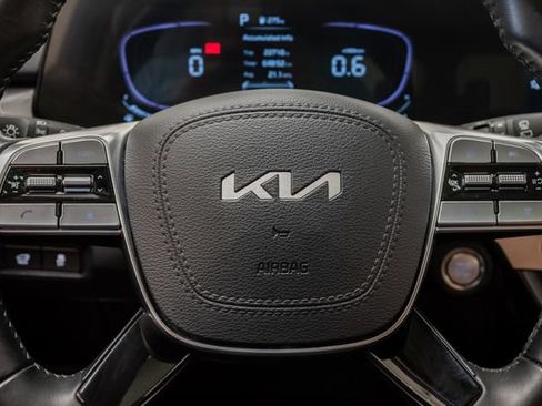 Certified 2025 Kia Telluride S AWD/4WD image 12