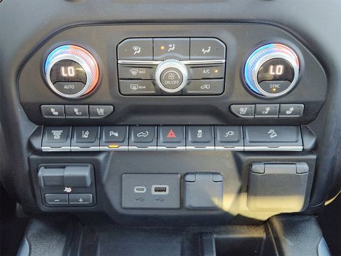 Used 2021 GMC Sierra 3500 Denali w/ Denali Ultimate Package image 29