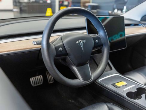 Used 2022 Tesla Model 3 Performance AWD/4WD image 9