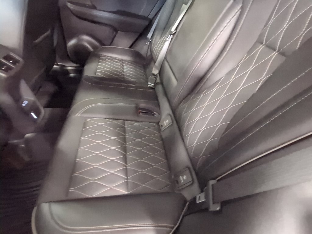 Used 2023 Buick Envision Avenir AWD/4WD image 20