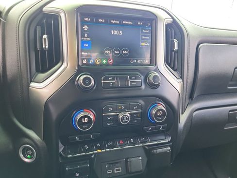 Used 2021 Chevrolet Silverado 1500 LT AWD/4WD image 19