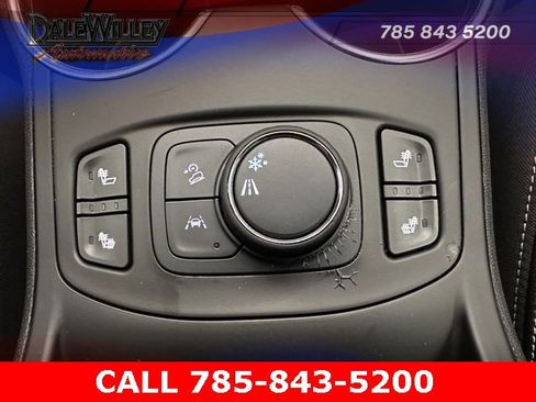 Used 2023 GMC Terrain SLT image 16