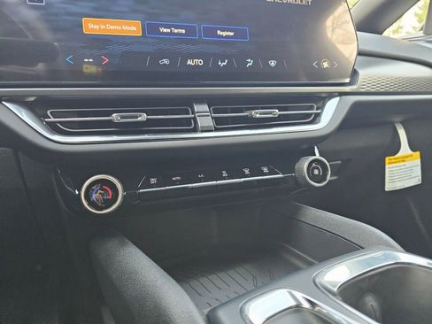 New 2026 Chevrolet Equinox EV LT image 16