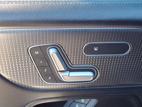 Used 2021 Mercedes-Benz GLB 250 image 15