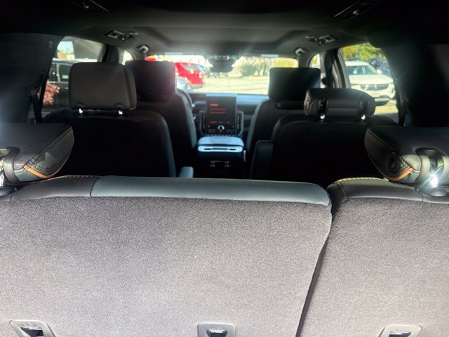 New 2027 GMC Yukon AT4 w/ AT4 Premium Plus Package AWD/4WD image 28