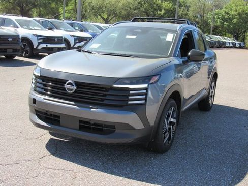 New 2026 Nissan Kicks SV w/ SV Premium Package image 7