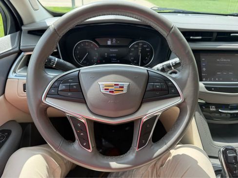 Used 2024 Cadillac XT5 Premium Luxury w/ LPO, Floor Liner Package AWD/4WD image 18