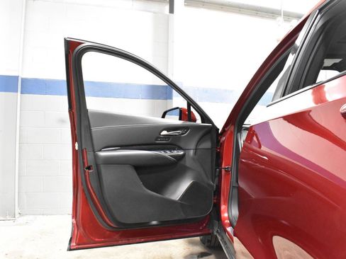 Used 2023 Cadillac XT4 Sport w/ Cold Weather Package image 10