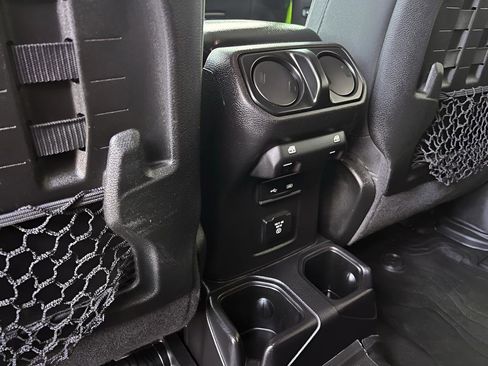 Used 2018 Jeep Wrangler Unlimited Rubicon AWD/4WD image 20