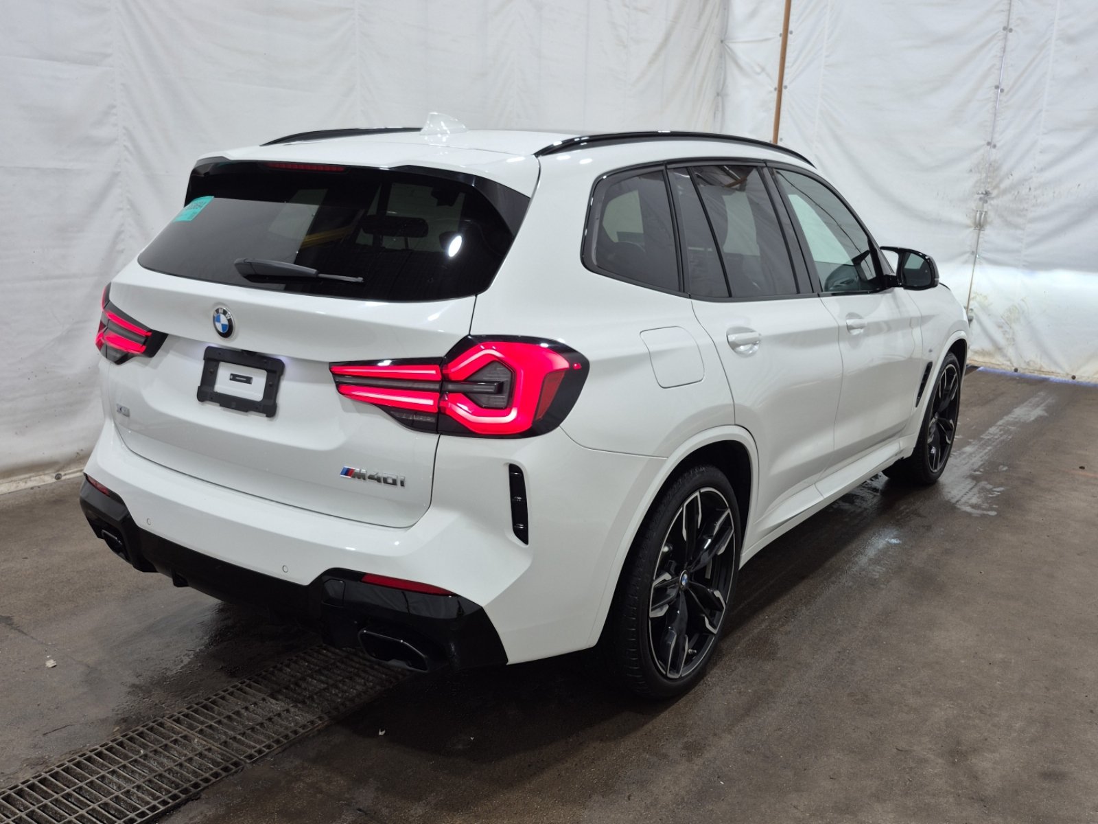 Used 2024 BMW X3 M40i AWD/4WD image 3