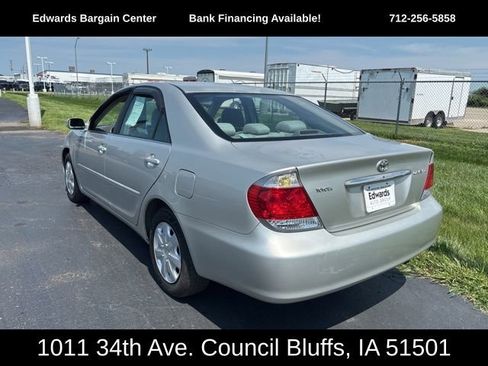 Used 2005 Toyota Camry LE image 6