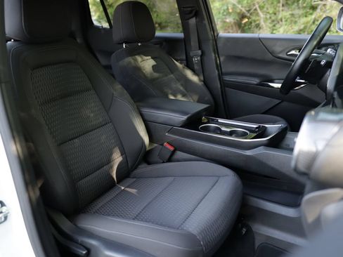 Used 2025 Chevrolet Equinox LT FWD image 28