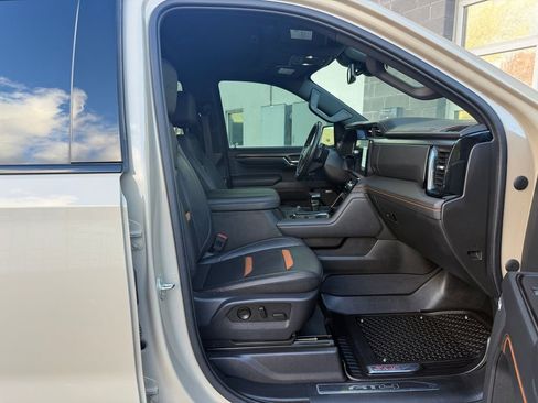 Used 2023 GMC Sierra 1500 AT4 w/ AT4 Premium Package AWD/4WD image 15