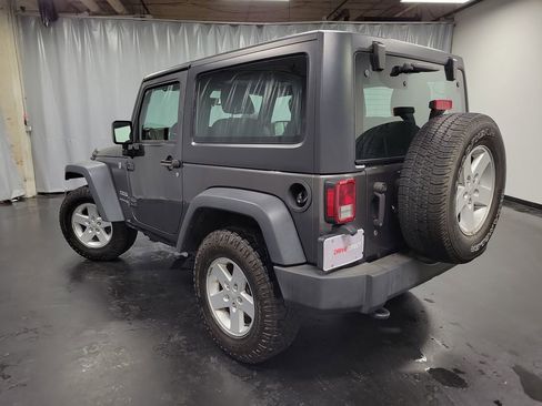 Used 2018 Jeep Wrangler Sport AWD/4WD image 7