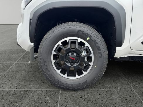 New 2025 Toyota Tacoma TRD Off-Road image 9