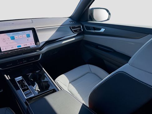 New 2026 Volkswagen Atlas Cross Sport SEL R-Line image 19