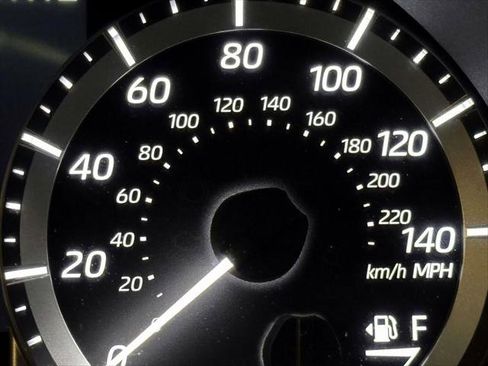 Certified 2023 Toyota Highlander LE image 27