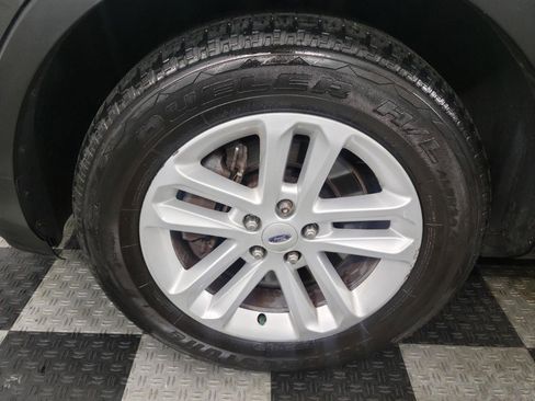 Used 2015 Ford Explorer XLT w/ Equipment Group 202A image 24