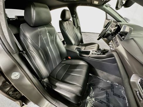 Used 2025 Acura Integra A-Spec FWD image 12