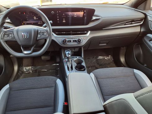 Used 2024 Buick Envista Preferred image 13