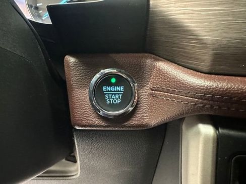 Used 2023 Ford Expedition Max Limited image 31